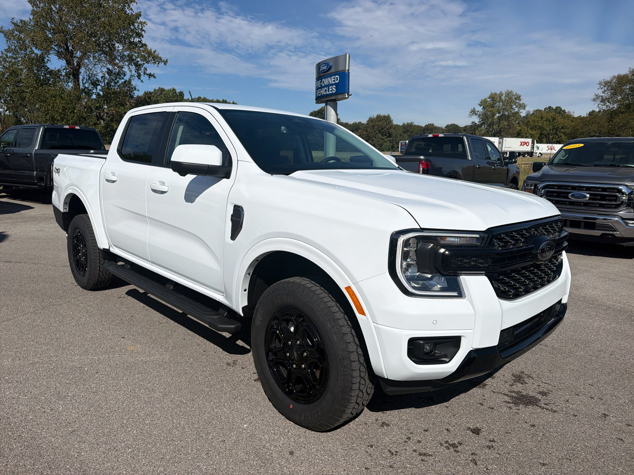 New 2026 Ford Ranger Lariat w/ Black Appearance Package AWD/4WD image 3