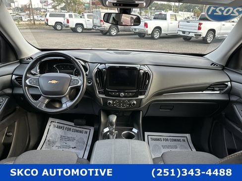 Used 2021 Chevrolet Traverse LT image 15