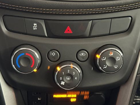 Used 2017 Chevrolet Trax LT w/ LT Convenience Package image 20