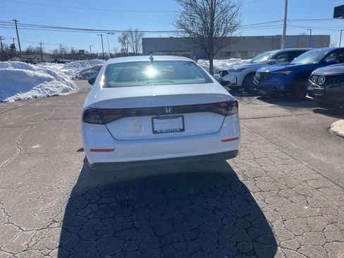 Used 2024 Honda Accord EX image 10