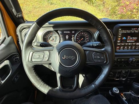 Used 2021 Jeep Gladiator Sport image 19