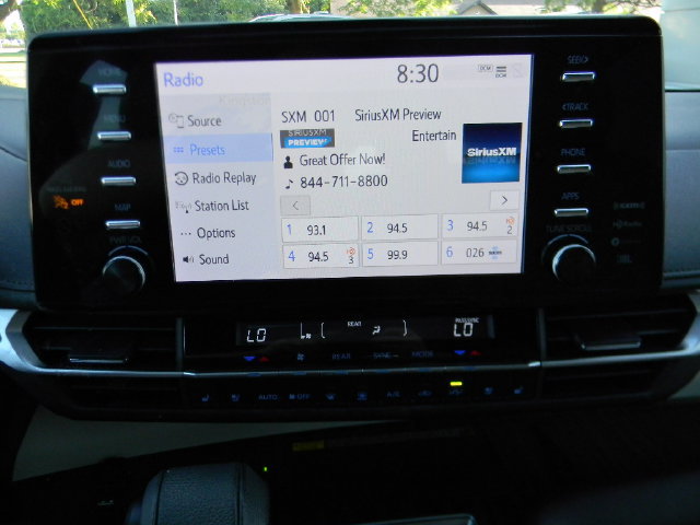 Used 2023 Toyota Sienna Limited AWD/4WD image 11