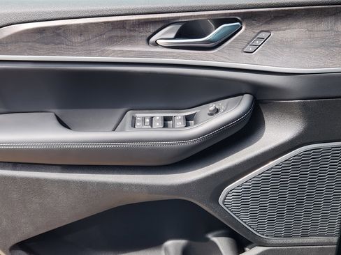 New 2026 Jeep Grand Cherokee L Limited AWD/4WD image 18