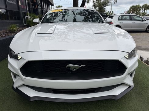 Used 2020 Ford Mustang Coupe RWD image 2
