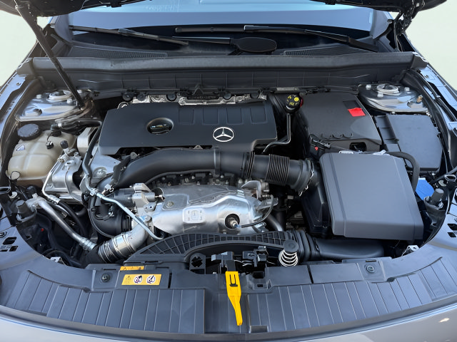 Used 2022 Mercedes-Benz GLB 250 4MATIC w/ Premium Package Lite image 28