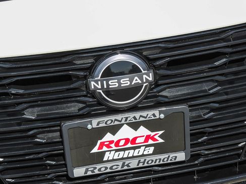 Used 2025 Nissan Altima 2.5 SV FWD image 5