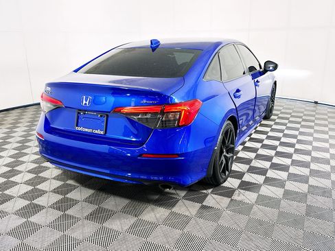 Used 2023 Honda Civic Sport image 3
