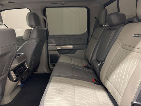 Used 2025 Ford F450 Platinum w/ Platinum Plus Package image 26