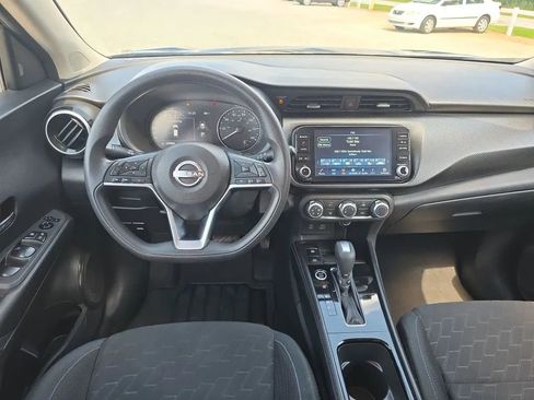 Used 2024 Nissan Kicks SV image 13
