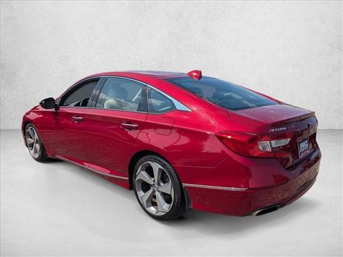 Used 2018 Honda Accord Touring image 8