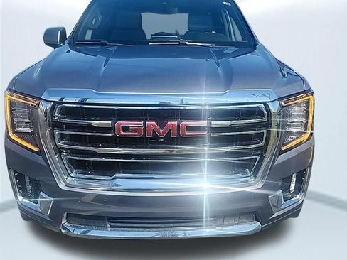Used 2021 GMC Yukon SLT w/ SLT Premium Package image 2