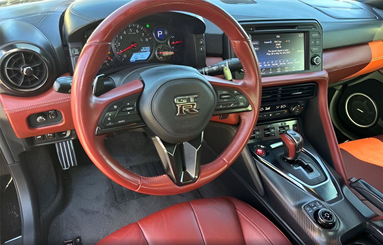 Used 2020 Nissan GT-R Premium w/ Premium Interior Package AWD/4WD image 9