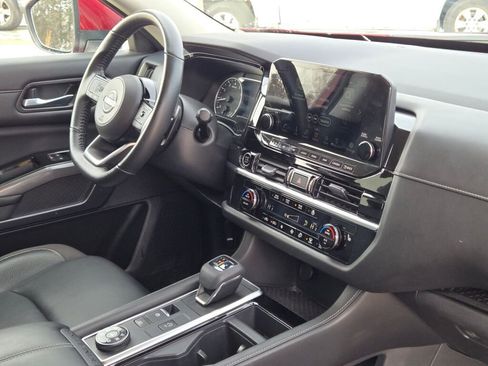 Used 2022 Nissan Pathfinder SL AWD/4WD image 8