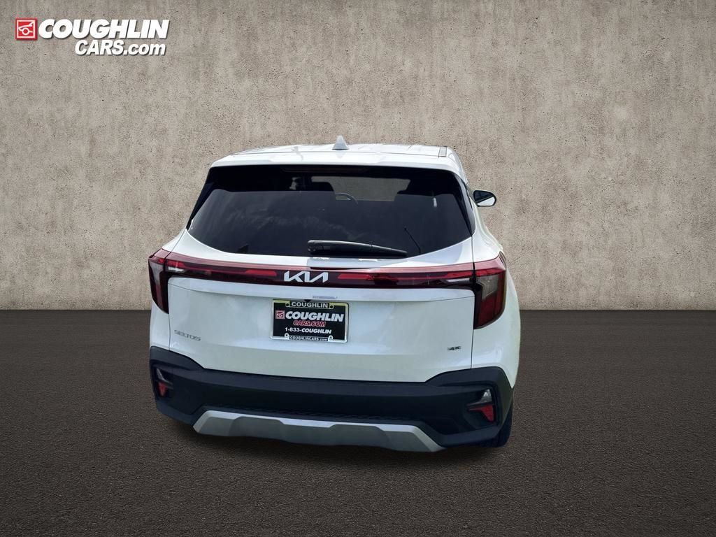Used 2025 Kia Seltos LX AWD/4WD image 14