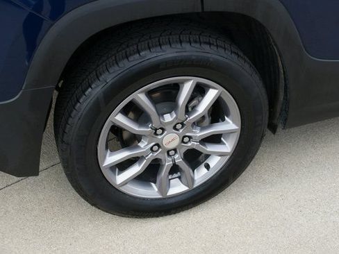 Used 2023 GMC Terrain SLT FWD image 10