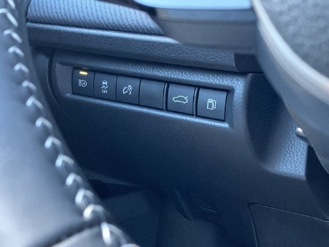 Used 2026 Toyota Camry SE FWD image 15
