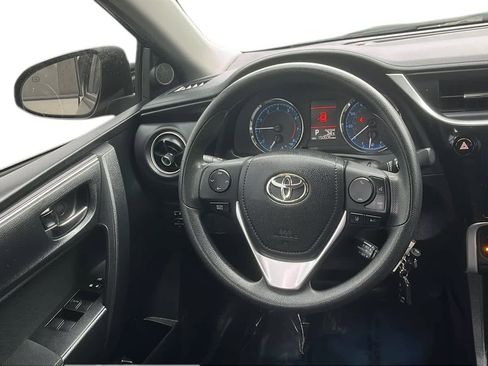 Used 2018 Toyota Corolla LE image 25