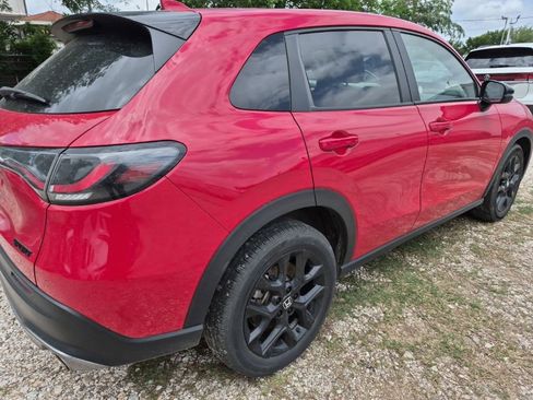 Used 2025 Honda HR-V Sport image 3