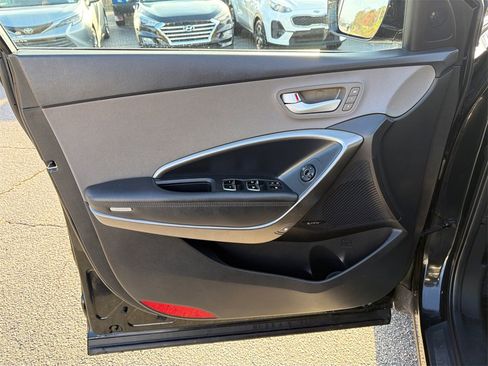 Used 2017 Hyundai Santa Fe Sport image 10