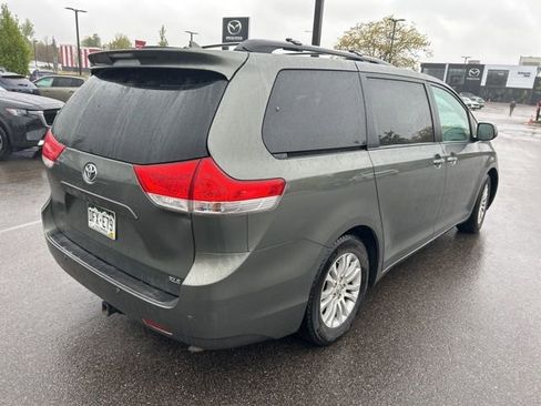 Used 2011 Toyota Sienna XLE w/ Premium Pkg FWD image 3