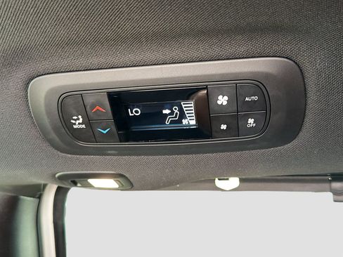 Used 2021 Chrysler Pacifica Limited w/ Uconnect Theater Family Group AWD/4WD image 27
