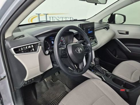 Used 2023 Toyota Corolla Cross L FWD image 18