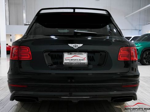 Used 2018 Bentley Bentayga image 22