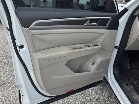 Used 2019 Volkswagen Atlas SEL FWD image 2