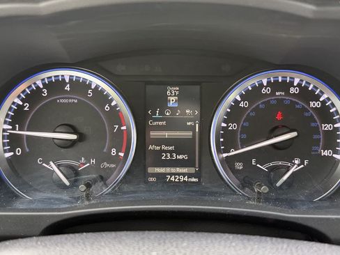 Used 2016 Toyota Highlander Limited w/ Driver Technology Package AWD/4WD image 27