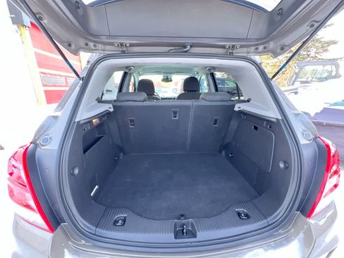 Used 2022 Chevrolet Trax LS w/ Tint and Cruise Package image 25