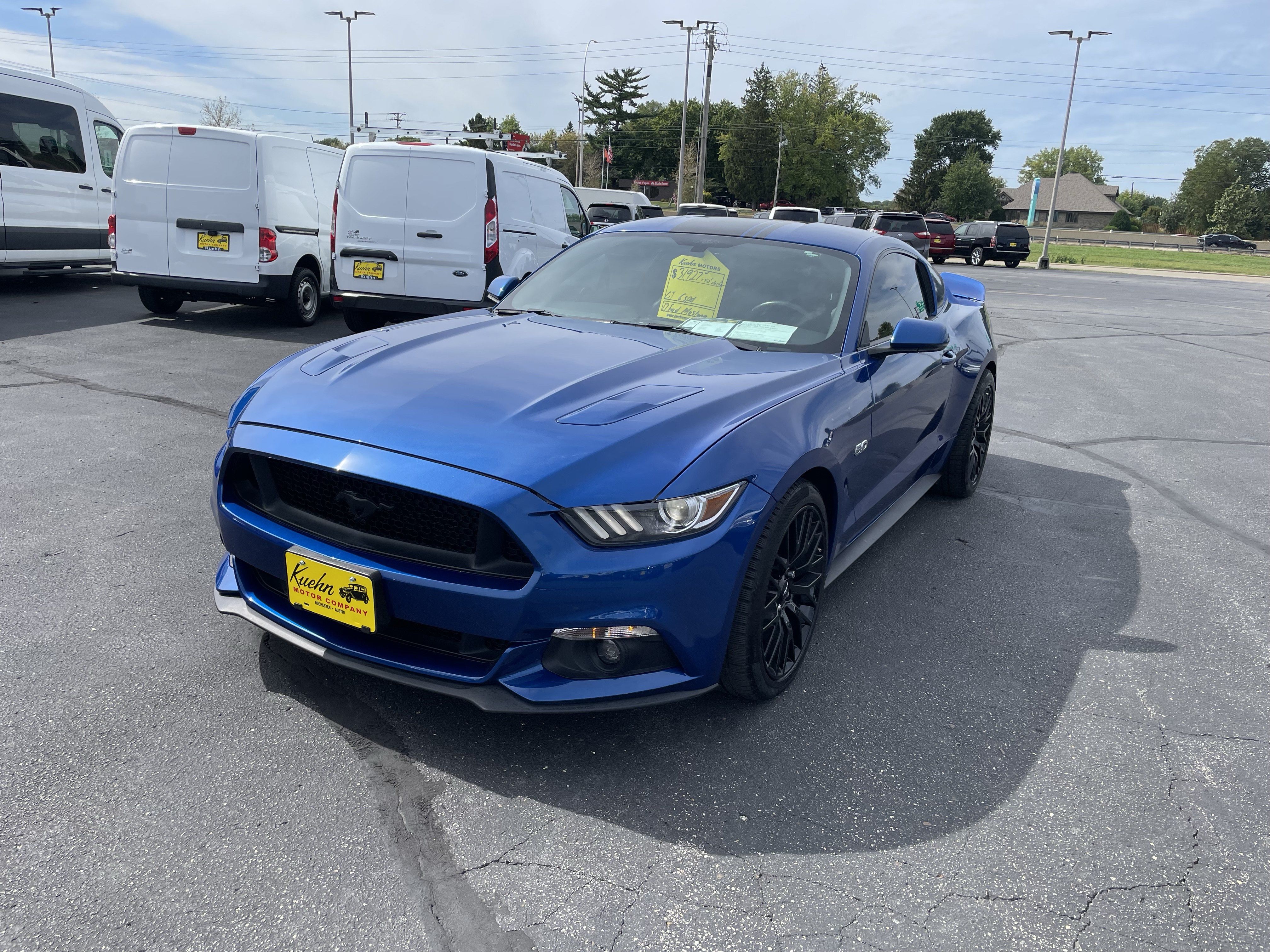 Used 2017 Ford Mustang GT Premium w/ GT Performance Package RWD image 4