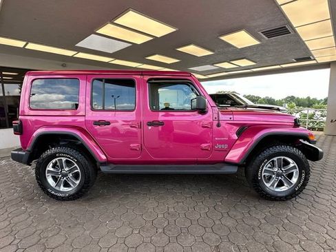 Used 2022 Jeep Wrangler Unlimited Sahara w/ LED Lighting Group AWD/4WD image 4