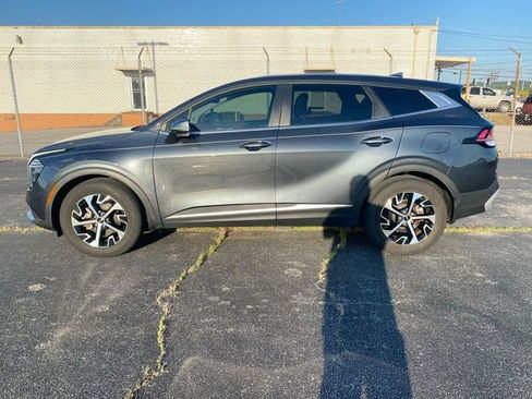 Used 2025 Kia Sportage EX FWD image 5