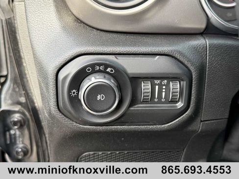 Used 2020 Jeep Wrangler Sport image 24