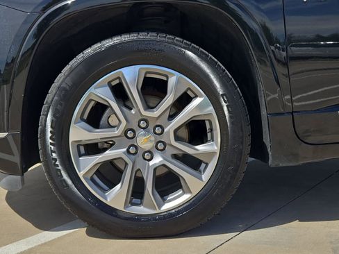 Used 2019 Chevrolet Traverse Premier w/ Driver Confidence II Package FWD image 13
