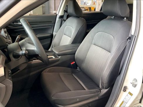 Used 2025 Nissan Altima 2.5 SV image 3