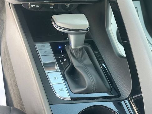 Used 2024 Hyundai Elantra SEL w/ Convenience Package FWD image 27