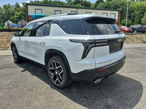 Used 2026 Chevrolet Traverse High Country w/ LPO, Floor Liner Package AWD/4WD image 5