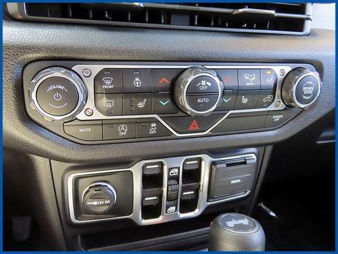 Certified 2025 Jeep Wrangler Unlimited Sport AWD/4WD image 19