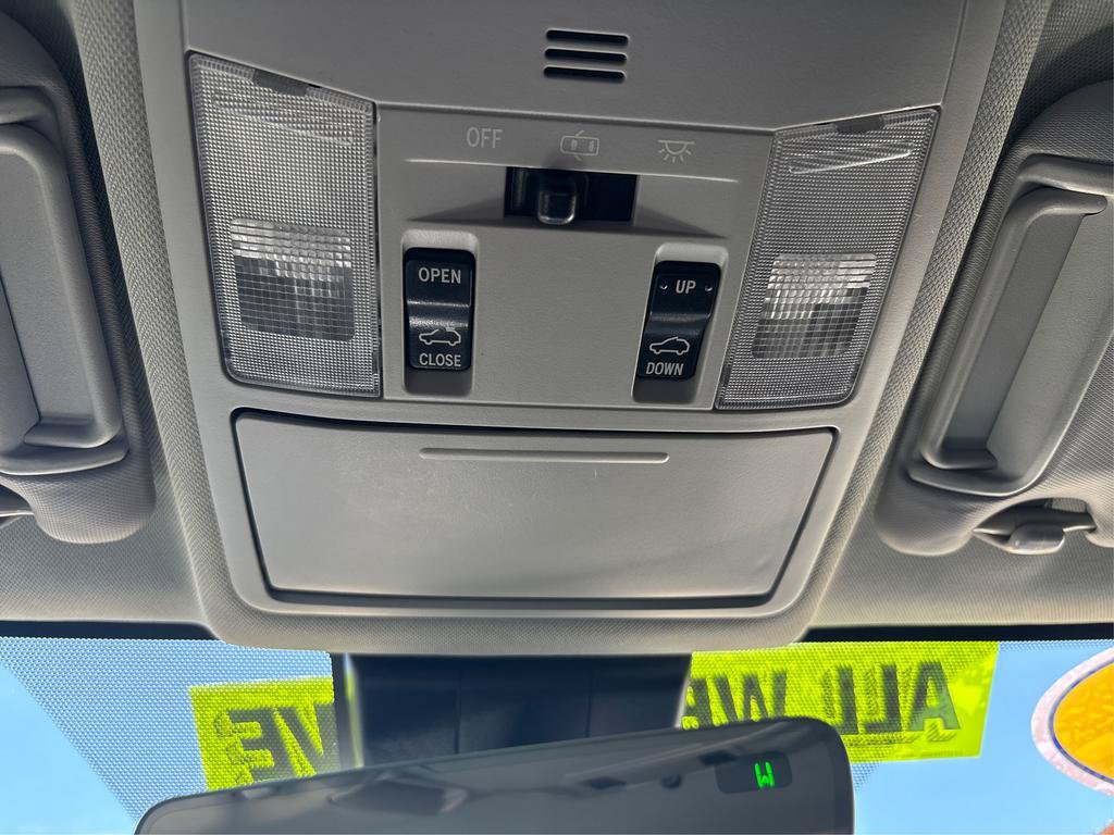 Used 2018 Toyota RAV4 Limited AWD/4WD image 17