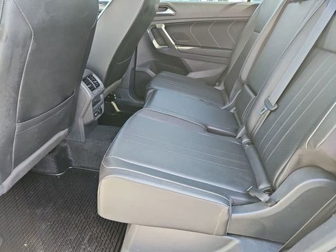 Used 2024 Volkswagen Tiguan SE FWD image 23