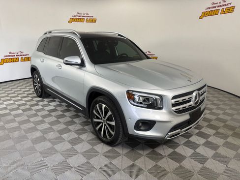 Used 2020 Mercedes-Benz GLB 250 4MATIC image 8