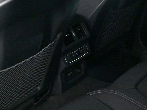 Used 2025 Audi Q5 2.0T Premium Plus w/ Premium Plus Package image 18