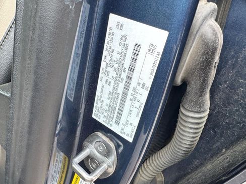 Used 2020 Ford Escape Titanium FWD image 24