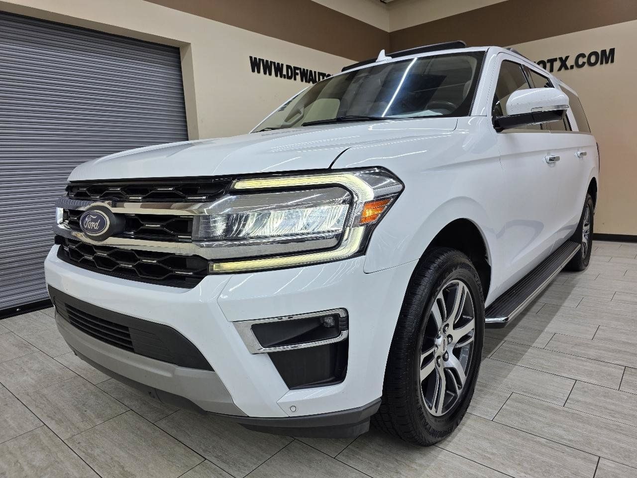 Used 2023 Ford Expedition Max Limited RWD image 2