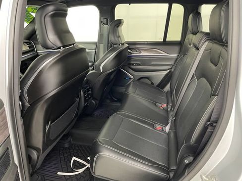 Used 2023 Jeep Grand Cherokee Overland w/ Advanced Protech Group III AWD/4WD image 13
