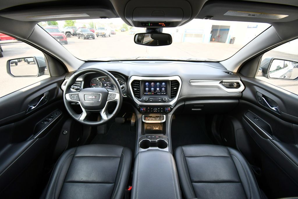Used 2023 GMC Acadia SLT AWD/4WD image 3