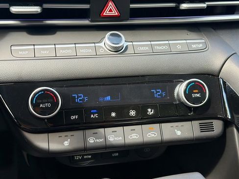 New 2026 Hyundai Elantra Limited FWD image 16