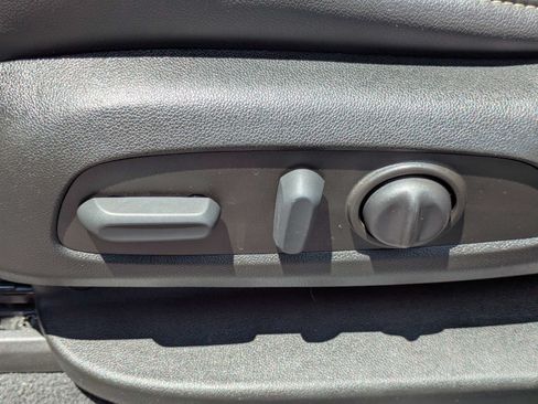 Used 2023 Chevrolet Traverse Premier FWD image 14