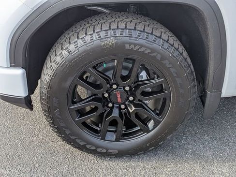 New 2026 GMC Sierra 1500 Elevation w/ X31 Off-Road Package AWD/4WD image 9